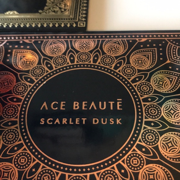 Makeup - Picture 2 of 8